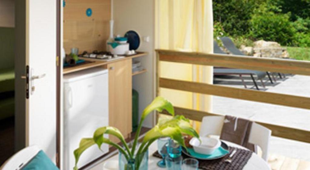 Camping Des Rochers Des Parcs Hotel เกลซี ภายนอก รูปภาพ